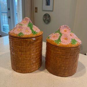 VINTAGE 1970s Daisy Basket Canister